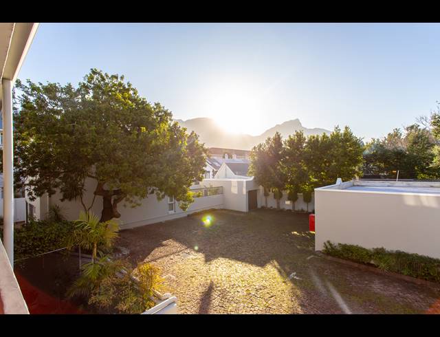 2 BEDROOM APARTMENT SOLD IN CLAREMONT UPPER